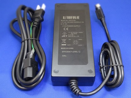 UEC3160-1211 Power DINコネクタ付 ACコード2Pin-3Pin　12V