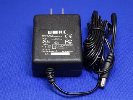 UNIFIVE US318-06 PL03B付 ユニファイブ　ACアダプター　6V/2.8A